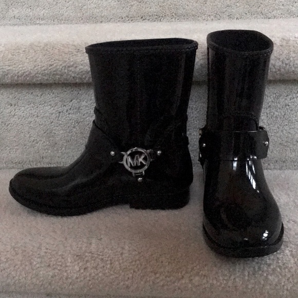 Michael Kors Fulton Harness Rain Boots - Picture 13 of 13
